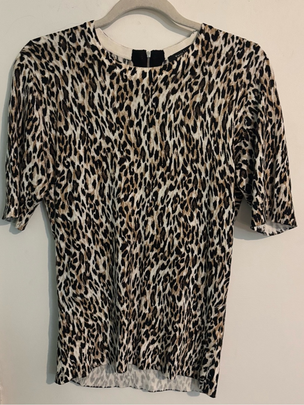 White House Black Market Womens Sz M Short Sleeve Leopard Sweater Back Neck Zip